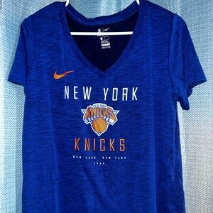 Women’s large Nike tee NY Knicks